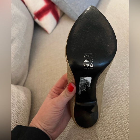 Like New Giuseppe Zanotti Gold Lizard Pumps - Picture 6 of 7